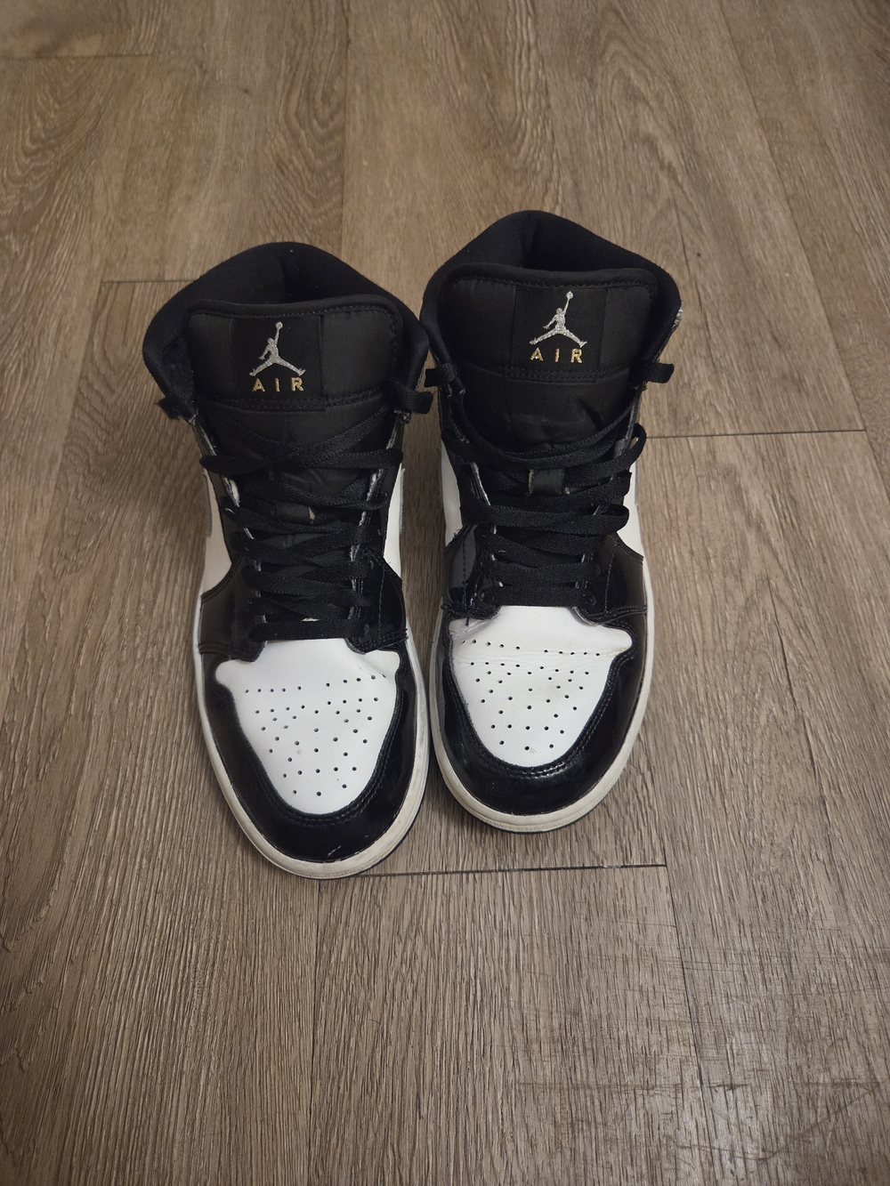 Air Jordan Style Men’s High-Top Sneakers - Black & White